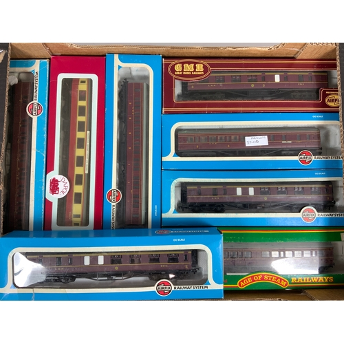 345 - 8 BOXED 00 SCALE MODEL RAILWAY COACHES, MIXED MAKES & EPOCHS, INC AIRFIX, GMR, DAPOL.