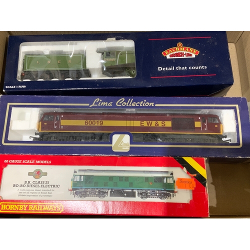 352 - LIMA CLASS 60, 60019, HORNBY CLASS 25 & BACHMANN A4 4482 GOLDEN EAGLE (A/F MISSING TRAILING BOGIE & ... 