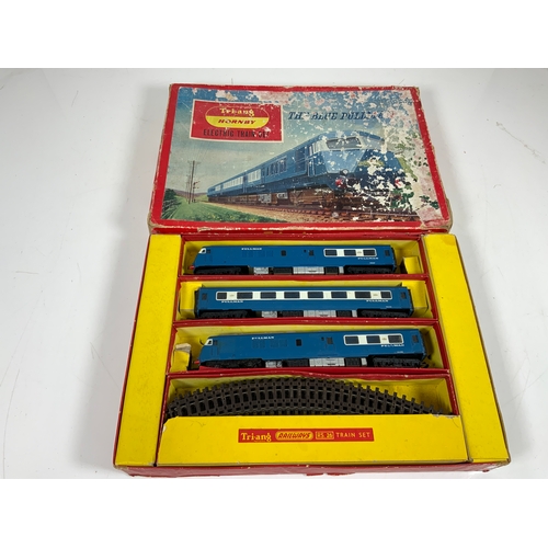 354 - TRIANG BOXED BLUE PULLMAN SET (BOX AS SHOWN)