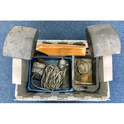 40 - BOX OF CAR & MOTORING SPARES FOR A ROVER 3500 / 2200TC, STARTER MOTOR ALTENATOR, INTERIOR FITTINGS &... 