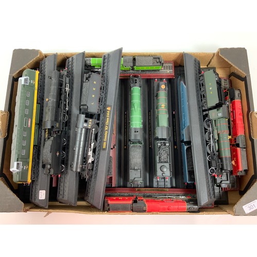 301 - ATLAS & SIMILAR, COLLECTION OF PLINTHED 00 GAUGE STATIC MODELS, STEAM & DIESEL, APPROX. 50