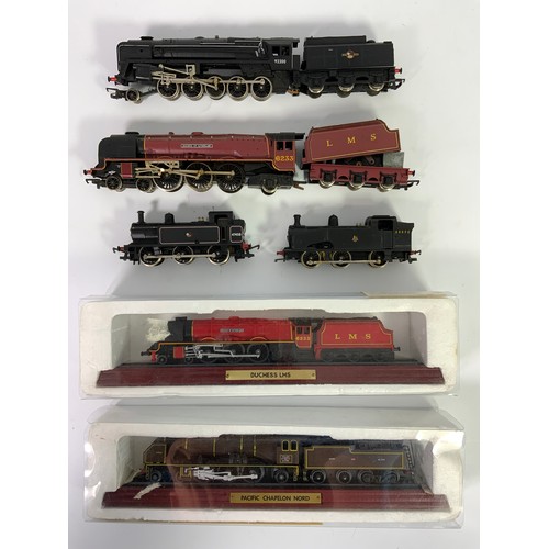 465 - HORNBY DUCHESS 6233 U/B, 9F 92200, LIMA LNER TANK 68920, LMS JINTY 47458, PLUS 2 STATIC PLINTHED LOC... 