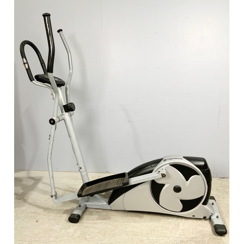 568 - ROGER BLACK CROSS TRAINER