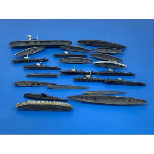 80 - EARLY / MID  C.20 HEAVY DIE CAST / LEAD MODEL SHIPS, 20 IN TOTAL, AIRCRAFT CARRIER, DESTROYERS BATTL... 