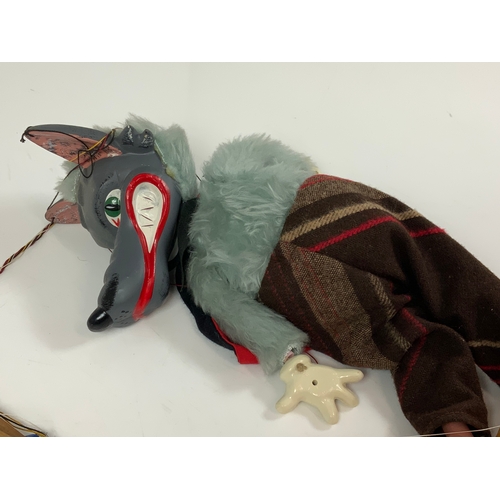 54 - 7 U/B PELHAM PUPPETS, INC. BIG BAD WOLF, DRAGON. MOUSE, & LATER SNOOPY