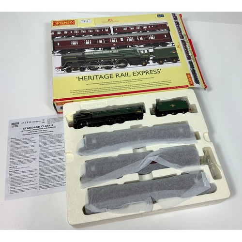 411 - HORNBY TRAIN PACK R3192 HERITAGE RAIL PACK WITH LOCOMOTIVE 71000 DUKE OF GLOUCESTER & 3 MK 1 COACHES... 