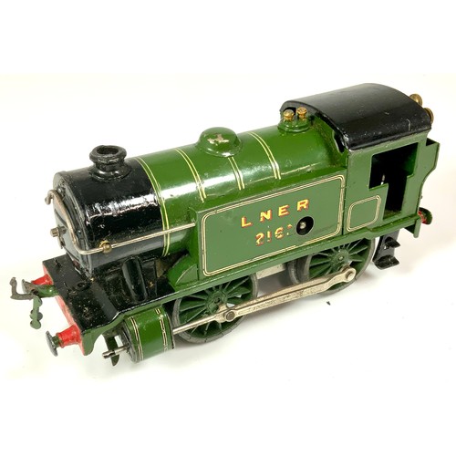 443 - HORNBY 0 GAUGE, A YELLOW BOXED HORNBY TRAIN NO 1 TANK GOODS SET TS409. CONTENTS ONLY ARE A LNER 0-4-... 