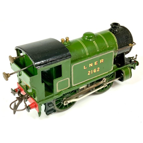 443 - HORNBY 0 GAUGE, A YELLOW BOXED HORNBY TRAIN NO 1 TANK GOODS SET TS409. CONTENTS ONLY ARE A LNER 0-4-... 