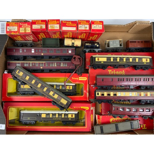 268 - TRAY OF BOXED & UNBOXED TRIANG ROLLING STOCK, COACHES, WAGONS & A HORNBY DUBLO PULLMAN COACH