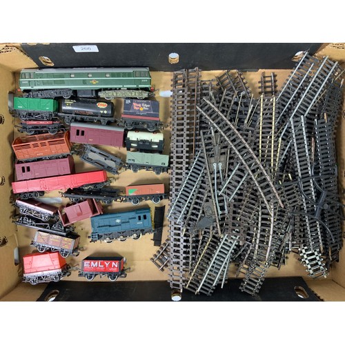 266 - MODEL RAILWAY, TRIANG HORNBY, CLASS 31, LIMA 08, VARIOUS WAGONS & SERIES 4 TRACK & POINTS