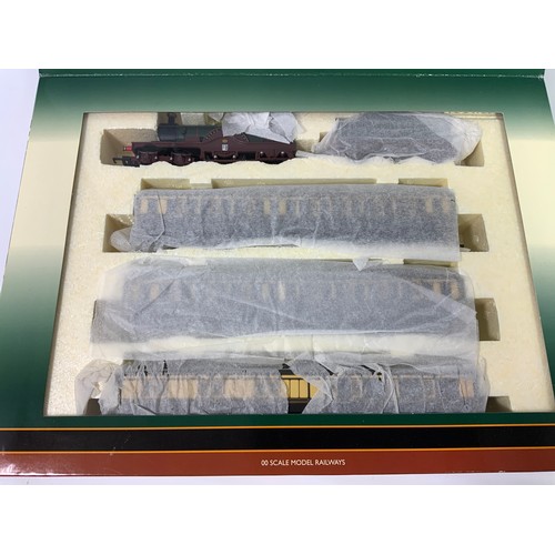 282 - HORNBY BOXED TRAIN PACK, R2706 THE FLYING DUTCHMAN, WITH DEAN SINGLE 4-2-2 LOCOMOTIVE ROYAL SOVEREIG... 