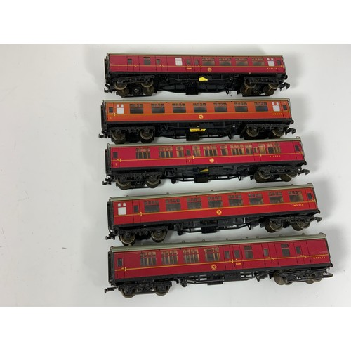 289 - HORNBY DUBLO, 5 U/B SD 1 COACHES, LMR REGION