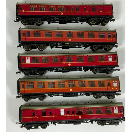 289 - HORNBY DUBLO, 5 U/B SD 1 COACHES, LMR REGION