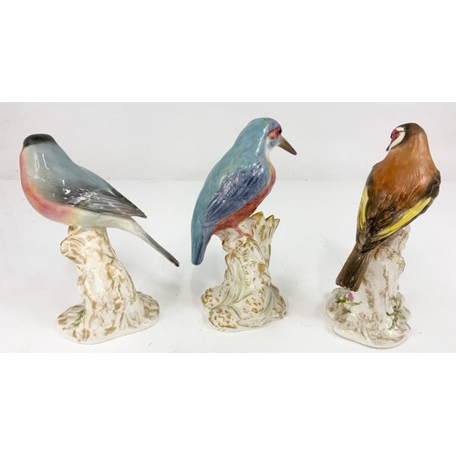 126 - 3 ROYAL WORCESTER BIRDS ON TREE STUMPS INC KINGFISHER MODEL NO 2662, 2666, 2667