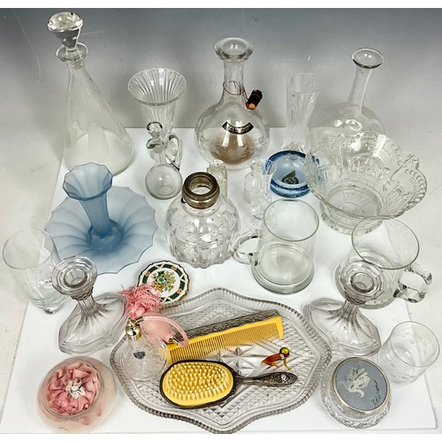 263 - MISC. GLASS WARE INC. VINTAGE DRESSING TABLE SET, DECANTERS, VASES, GLASSES ETC.