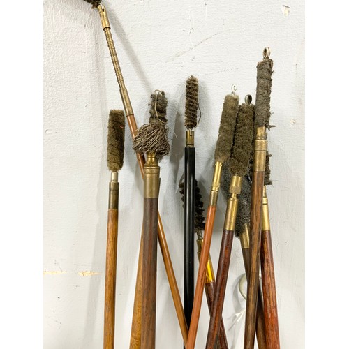 438 - MIXED SELECTION OF USED GUN CLEANING RODS