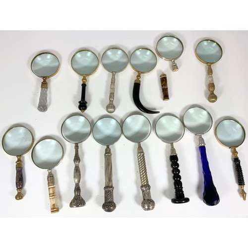 449 - LARGE QUANTITY OF MAGNIFYING GLASSES