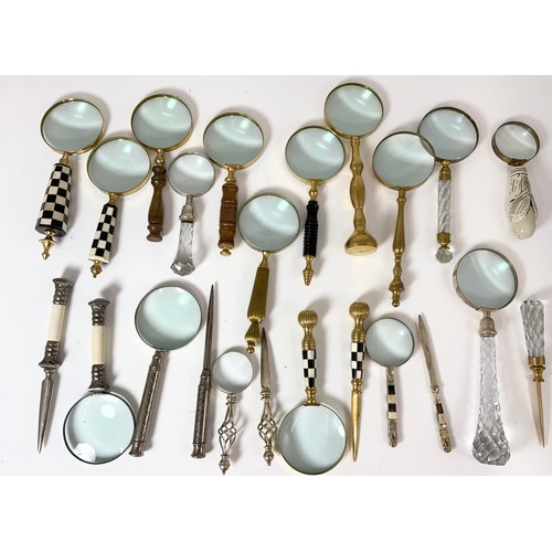 448 - LARGE QUANTITY OF MAGNIFYING GLASSES AND PAPER KNI