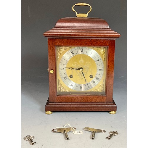 300 - ELLIOTT TYPE MANTEL CLOCK. APPROX. 26cm TALL