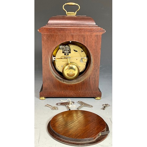 300 - ELLIOTT TYPE MANTEL CLOCK. APPROX. 26cm TALL