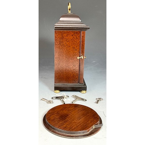 300 - ELLIOTT TYPE MANTEL CLOCK. APPROX. 26cm TALL