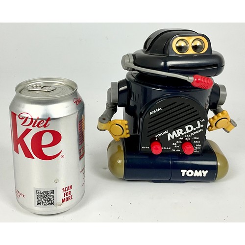 452 - VINTAGE RETRO 1980’S TOMY MR.D.J. LIP SYNCING, DANCING RADIO ROBOT