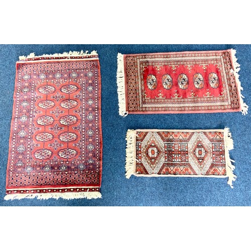 1060 - 3 SMALL RED GROUND RUGS / PRAYER MAT WITH GEOMETRIC PATTERN LARGEST  98cm x 62cm