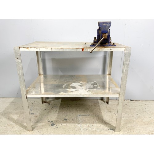 584 - ALUMINIUM  BENCH WITH  RECORD NO 3 VICE 101cm x 61cm