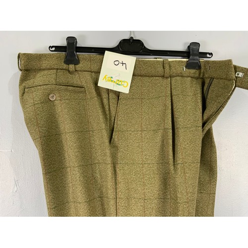 998 - MENS  CURREY TWEED SHOOTING BREEKS 40R PRICE TAG  £210