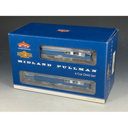 528 - BACHMANN, 31-255DC MIDLAND PULLMAN SIX CAR UNIT IN NANKING BLUE, BOX ADVISES DCC ON BOARD. (NOT TEST... 