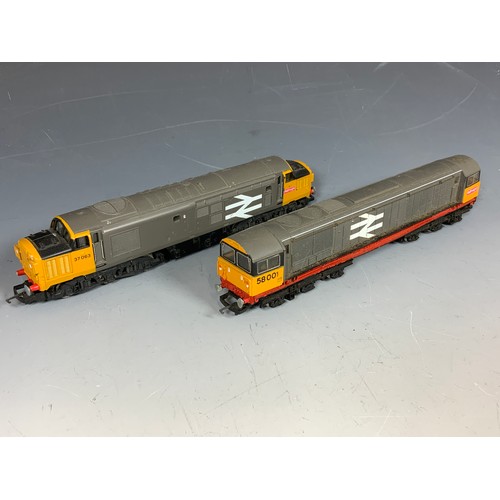 300 - 2 MODEL RAILWAY ENGINES, HORNBY CLASS 58, 58001 & 37063, BOTH U/B