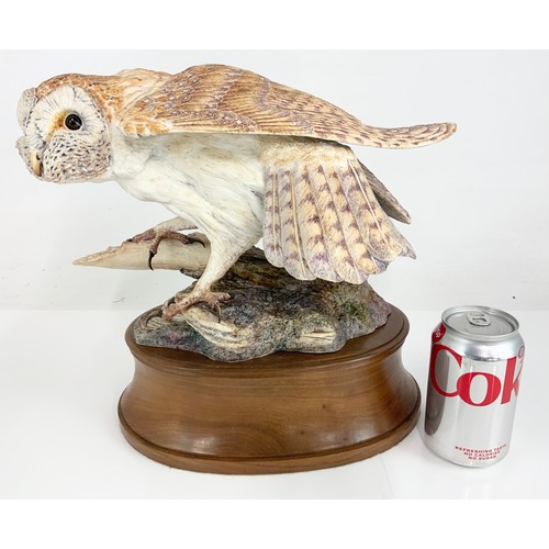 37 - HEREFORD FINE CHINA LARGE LTD EDITION MODEL OF A BARN OWL ON WOODEN PLINTH 30cm TALL