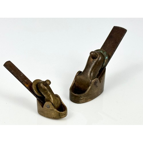 129 - 2 GOOD QUALITY BRASS FINGER PLANES