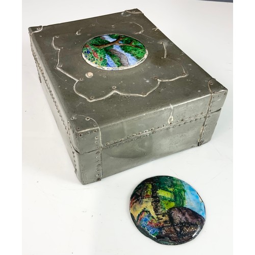 157 - AN ART NOUVEAU/ ARTS AND CRAFTS PEWTER BOX IN THE LIBERTY STYLE WITH HINGED LID INSET WITH AN ENAMEL... 