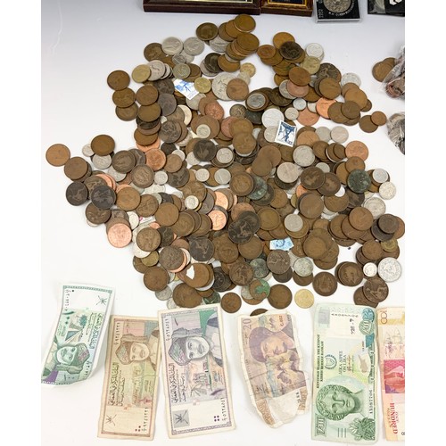 179 - LARGE QUANTITY OF ENGLISH & FOREIGN COINS BANK NOTES ETC