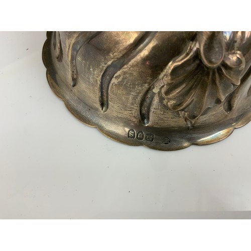 311 - HALLMARKED SILVER SUGAR BOWL ON 3 HOOF FEET 197g