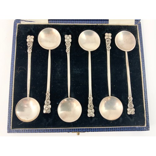 257 - CASED SET OF HALLMARKED SCOTTISH SILVER ORNATE TEASPOONS 68g