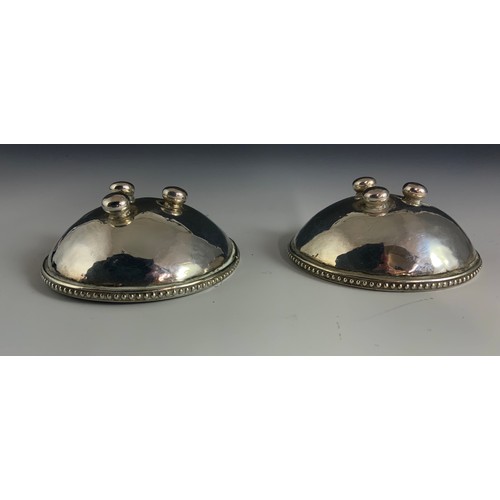 291 - PR. CRAFTMAN MADE PLANISHED WHITE METAL DISHES EACH SUPPORTED ON 3 BALL FEET, NO OBVIOUS MARKS, APPR... 