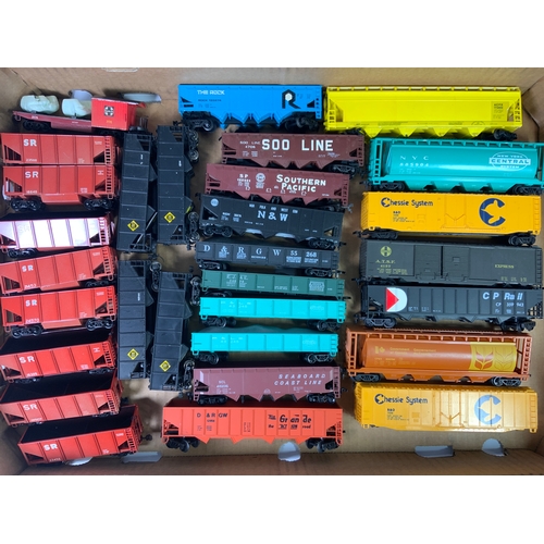 342 - AMERICAN RAIL ROAD, 30 ASSORTED WAGONS, BOX CARS, TANKERS, MINERAL, ASSORTED COMPANIES, A GOOD SELEC... 