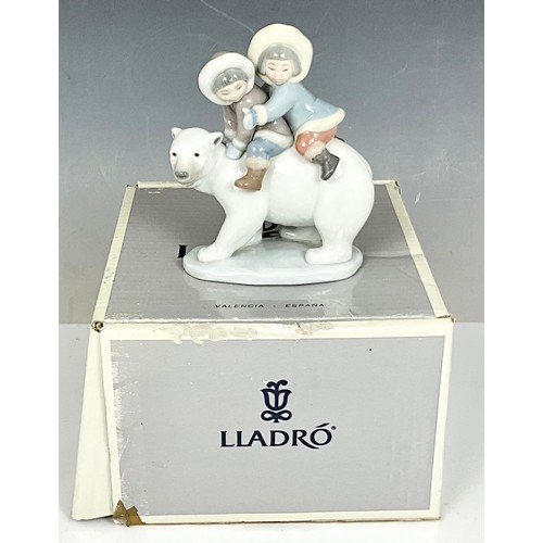 150 - BOXED LLADRO ESKIMO RIDERS