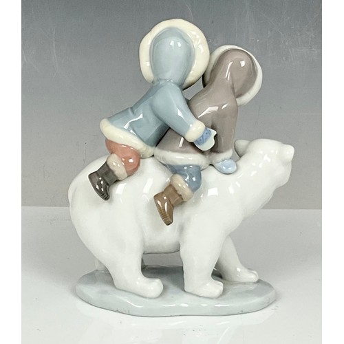 150 - BOXED LLADRO ESKIMO RIDERS