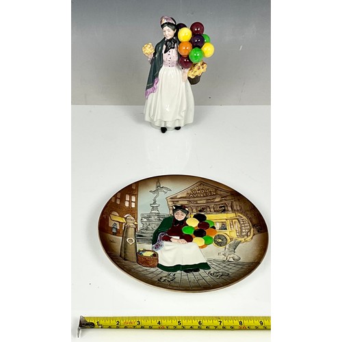 151 - ROYAL DOULTON BIDDY PENNYFARTHING FIGURINE HN 1843 TOGETHER WITH THE OLD BALLOON SELLER DISPLAY PLAT... 