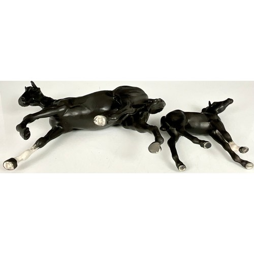 184 - BESWICK DARK BAY MARE AND FOAL