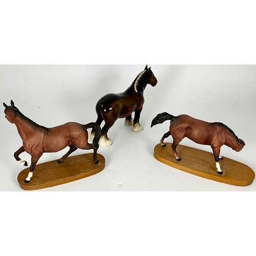 190 - BESWICK SPIRIT OF THE WIND AND BESWICK SPIRIT OF NATURE HORSES MOUNTED ON WOODEN PLINTHS TOGETHER WI... 