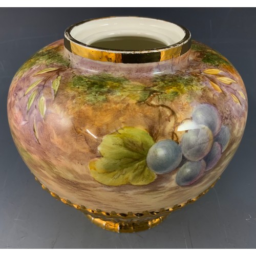 231 - LEIGHTON MAYBURRY ( ROYAL WORCESTER ARTIST  HAND PAINTED FALLEN FRUIT GLOBULAR VASE MISSING COVER  1... 