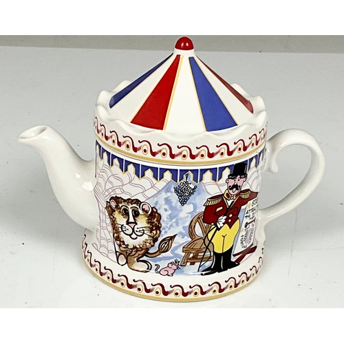 253 - COLLECTION OF NOVELTY TEAPOTS, MOSTLY WADE PLUS 2 OTHERS