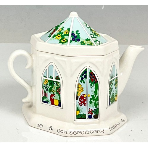 253 - COLLECTION OF NOVELTY TEAPOTS, MOSTLY WADE PLUS 2 OTHERS