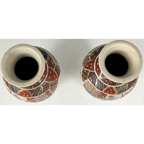 292 - PAIR OF JAPANESE VASES