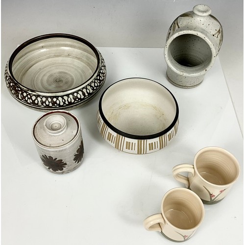 300 - DENBY STONEWARE BOWL AND SIMILAR STONEWARE BOWL AND POTS TOGETHER WITH SARAH BILLINGHAM MUGS