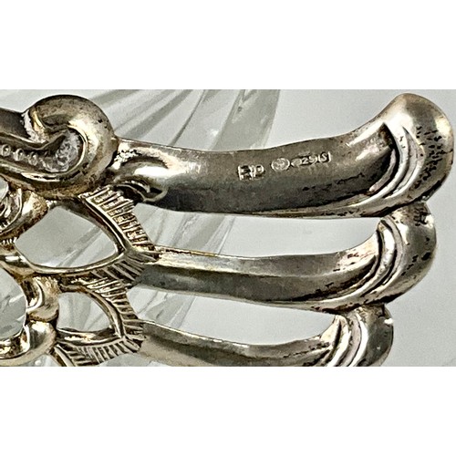 325 - SWAN WITH CONTINENTAL SILVER MOUNTS